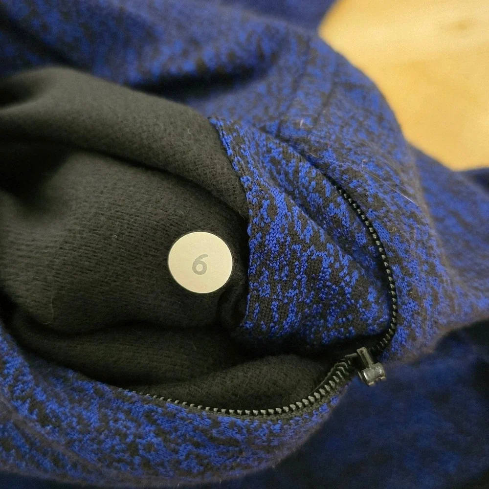 Lululemon Blue Black Static Cowl Neck Hoodie Pullover Size 6 Thumbholes Active